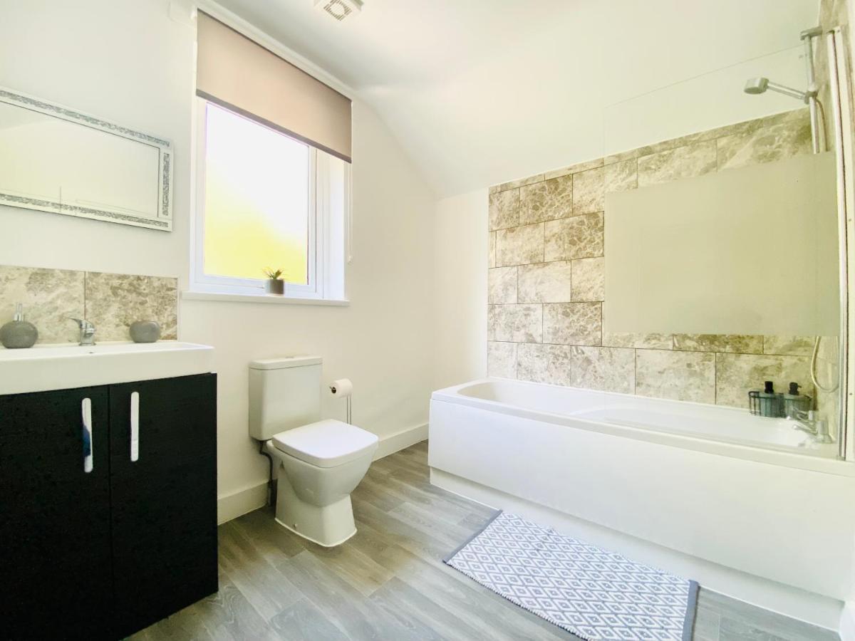 Emerald Living, 4 Bedrooms In The Heart Of Swansea, Close To Beaches! סוואנסי מראה חיצוני תמונה