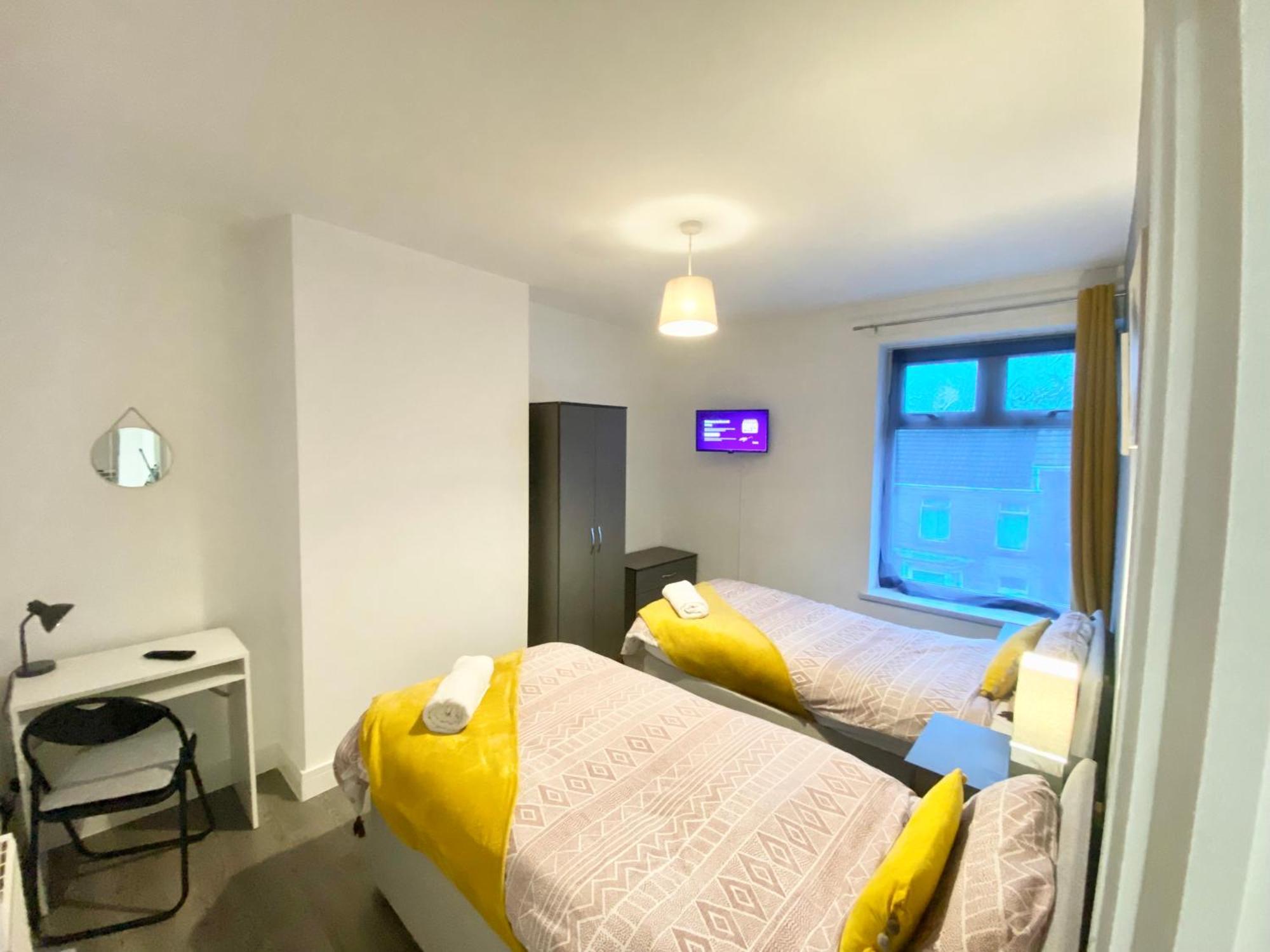 Emerald Living, 4 Bedrooms In The Heart Of Swansea, Close To Beaches! סוואנסי מראה חיצוני תמונה
