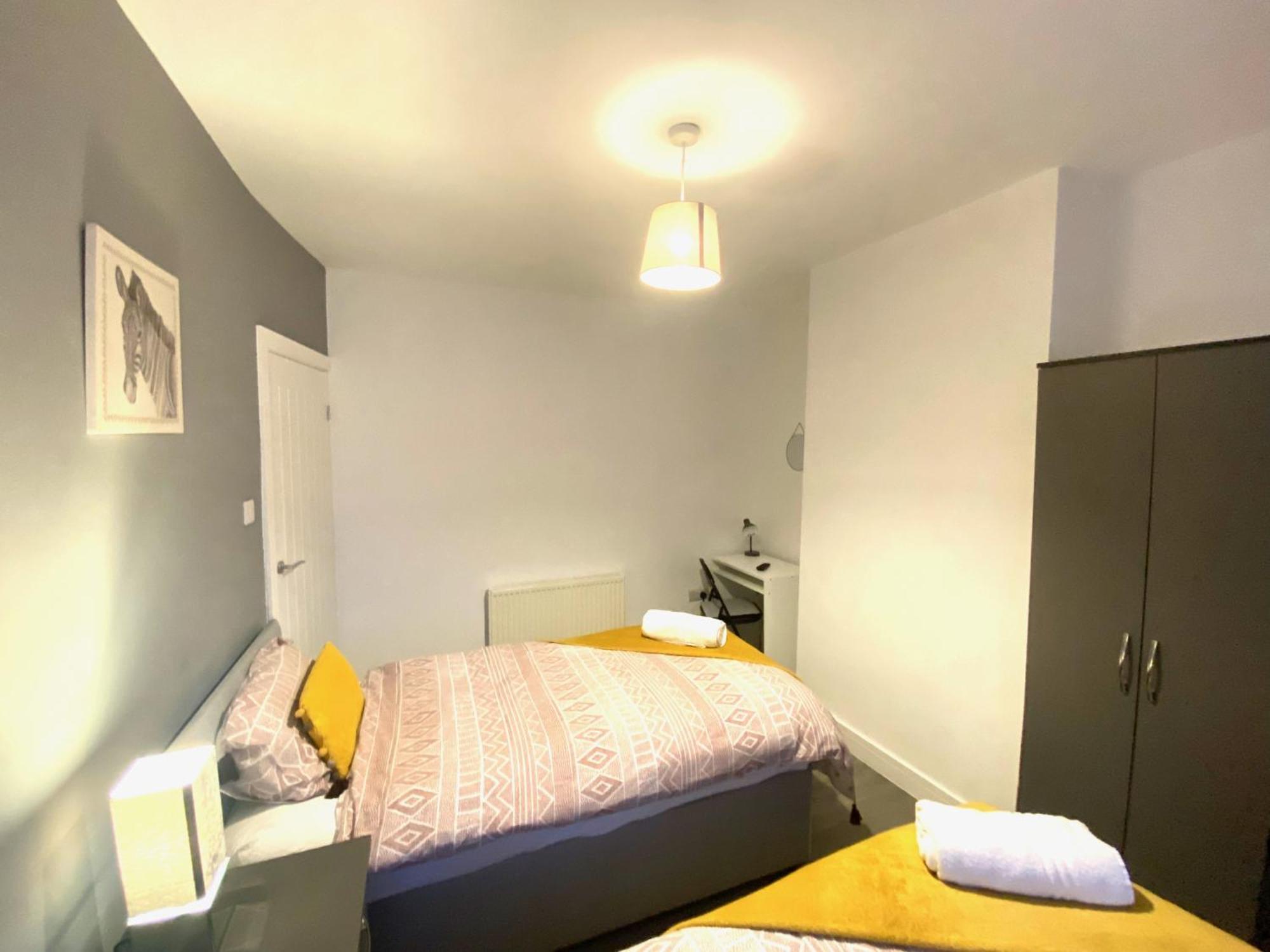 Emerald Living, 4 Bedrooms In The Heart Of Swansea, Close To Beaches! סוואנסי מראה חיצוני תמונה